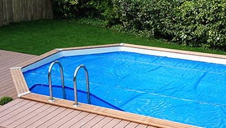 Piscine semi-enterrée