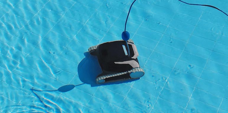 Robot nettoyeur de piscine